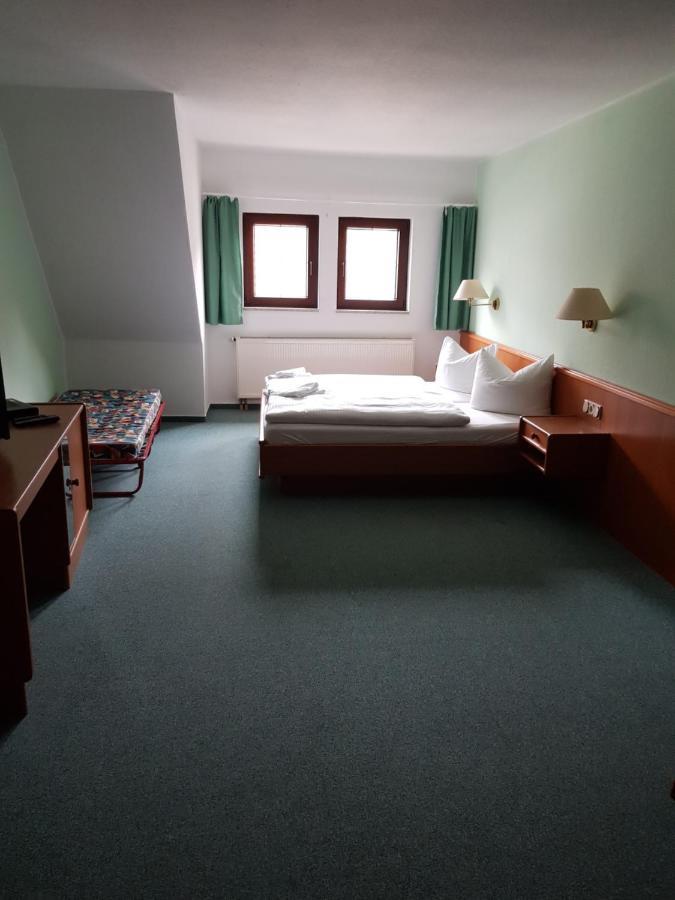 Hotel Zur Altstadt Calbe Exterior foto